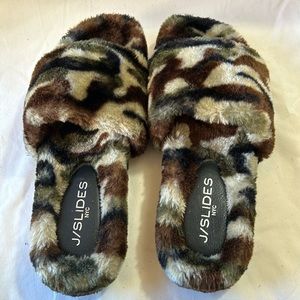J/Slides NYC Green Camo Faux Fur Women's Slipper-Size 8 NWOB